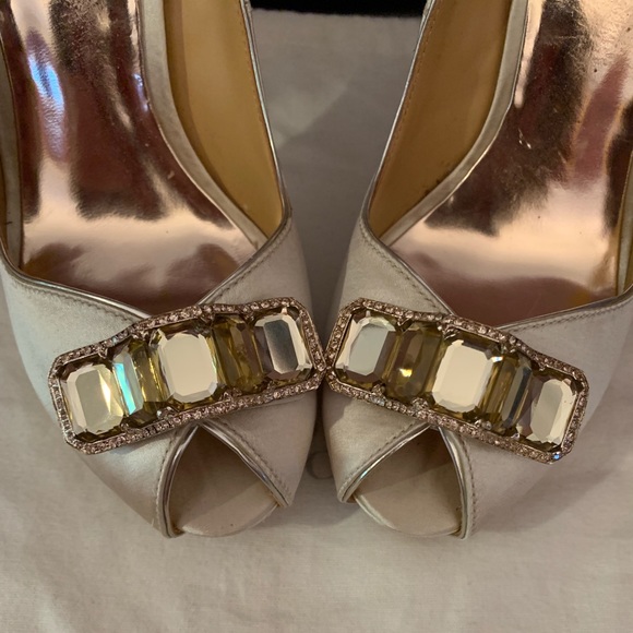 Badgley Mischka Women's Elia Platform Pump - Picture 3 of 6